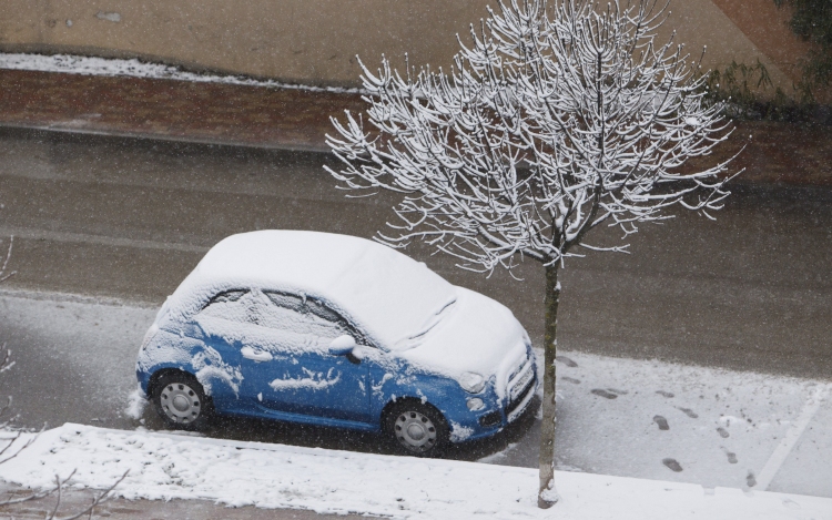 Havazás és ónos eső is várható a tavasz első hétvégéjén