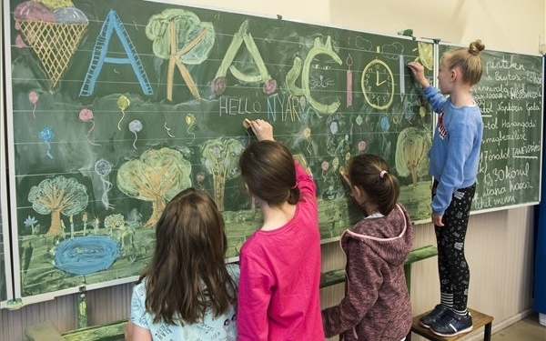 Pénteken véget ér a tanév, kezdődik a vakáció