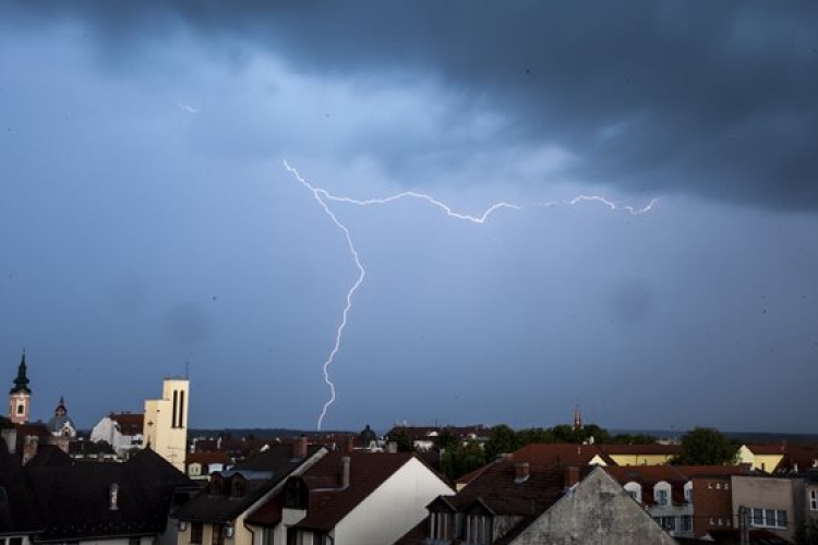 A keddi vihar után több mint 4 ezer kárbejelentés érkezett 