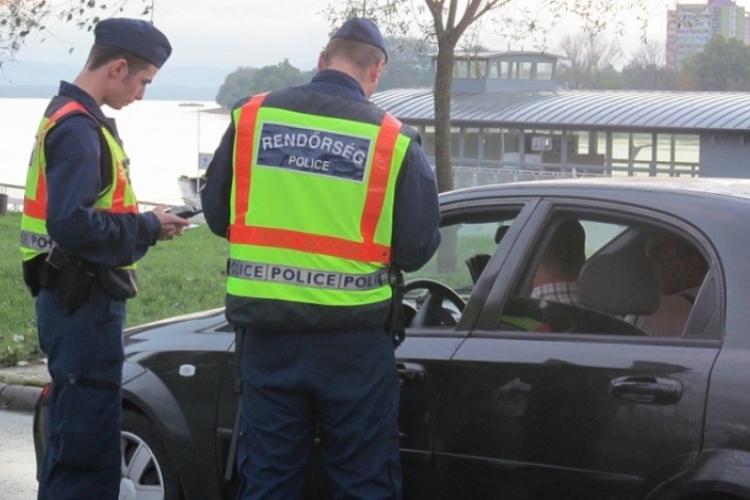 Újabb razzia az utakon - az ittas és drogos vezetőkre állnak rá a rendőrök